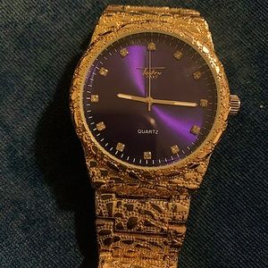 Men’s gold nugget Techno watch